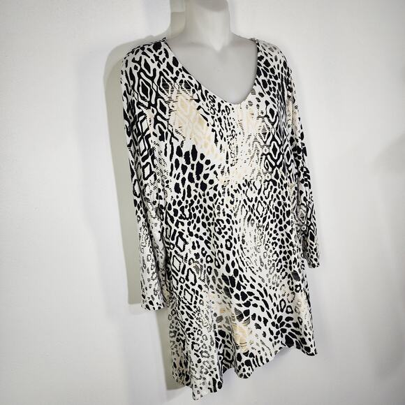 Chico's Women's Top Size XL Animal Print Sharkbite 3/4 Sleeve Pullover V Neck - Picture 4 of 11